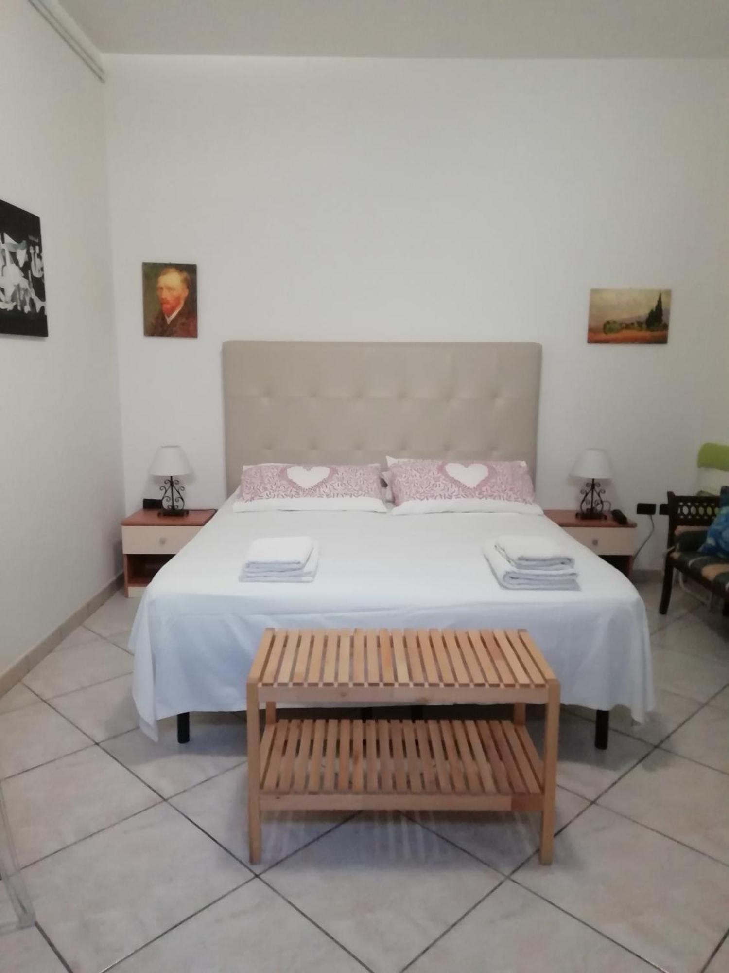 Residenza Del Sole Bed & Breakfast Surbo Eksteriør bilde