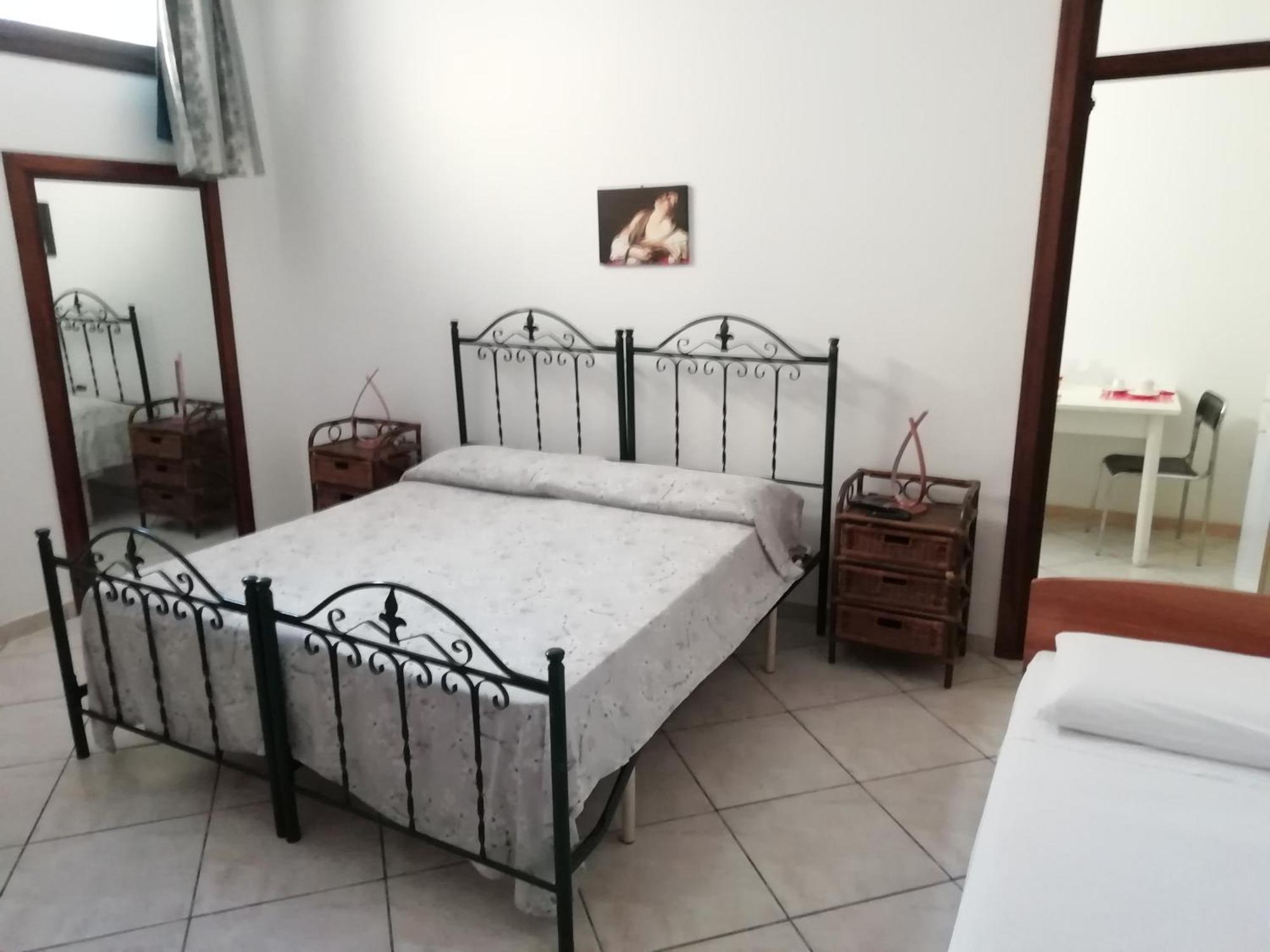 Residenza Del Sole Bed & Breakfast Surbo Eksteriør bilde