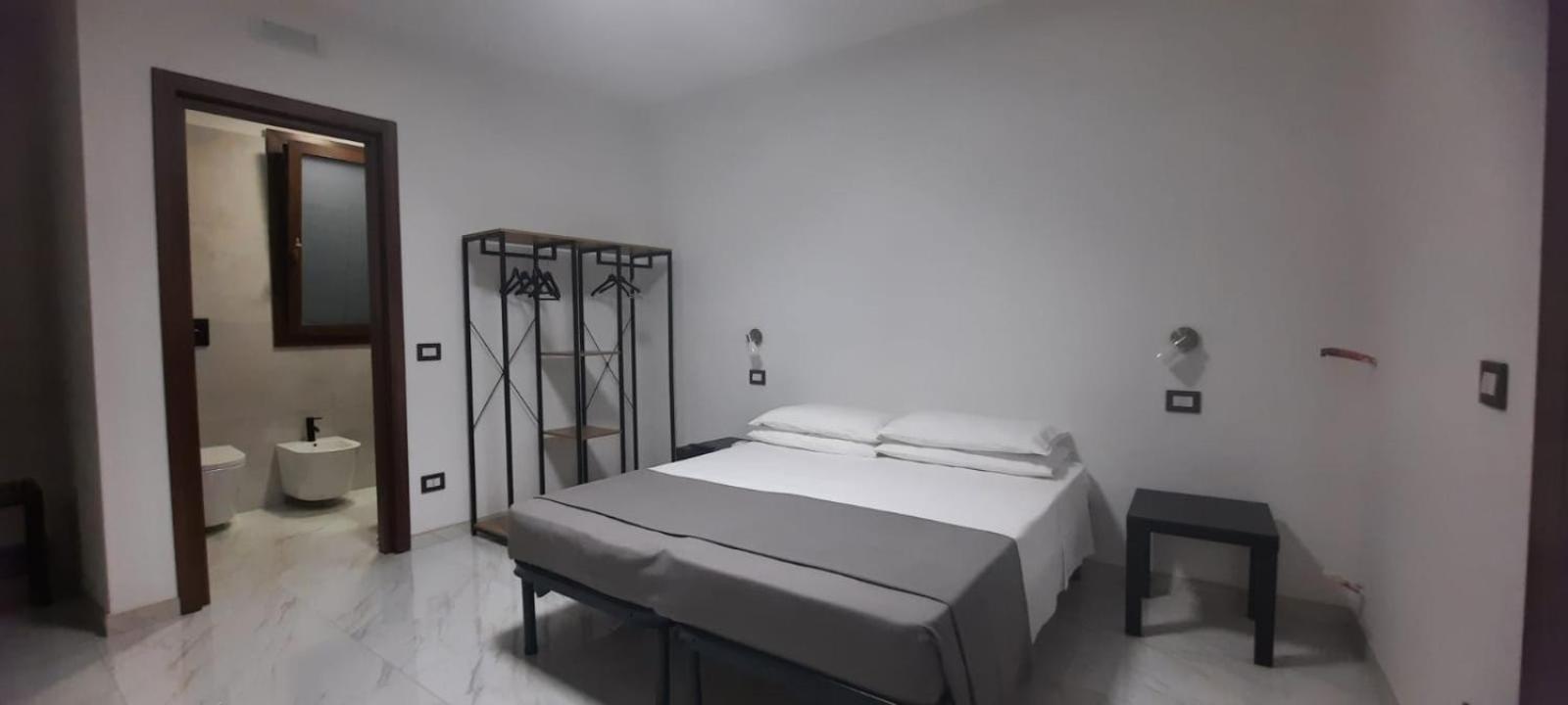 Residenza Del Sole Bed & Breakfast Surbo Eksteriør bilde