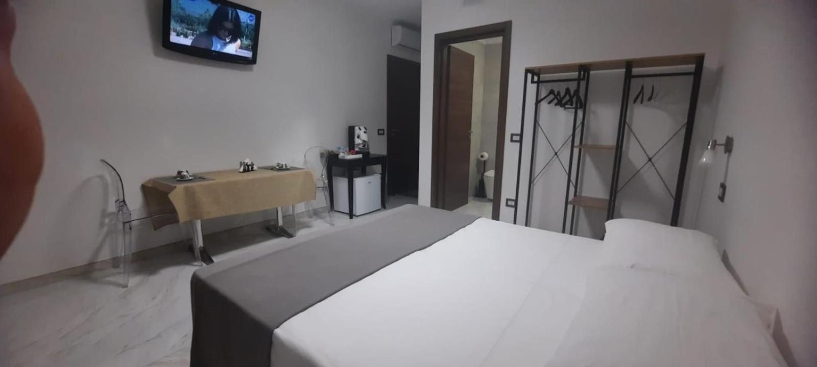 Residenza Del Sole Bed & Breakfast Surbo Eksteriør bilde