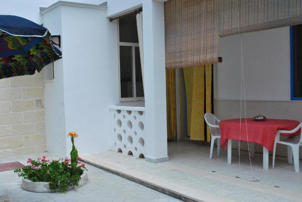 Residenza Del Sole Bed & Breakfast Surbo Eksteriør bilde