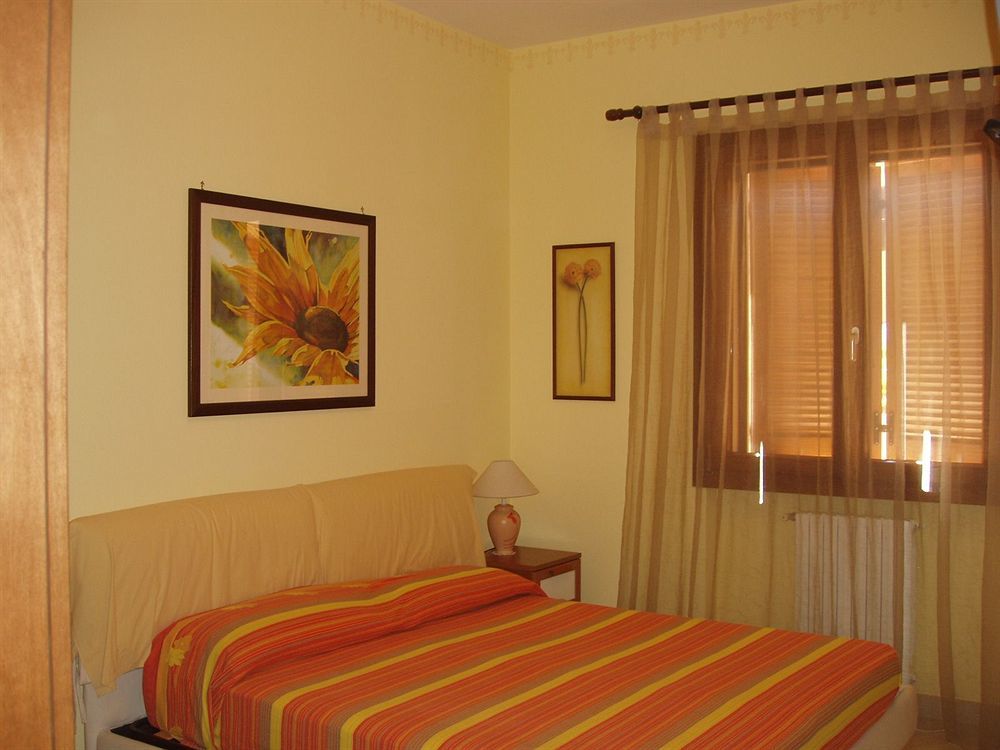 Residenza Del Sole Bed & Breakfast Surbo Eksteriør bilde
