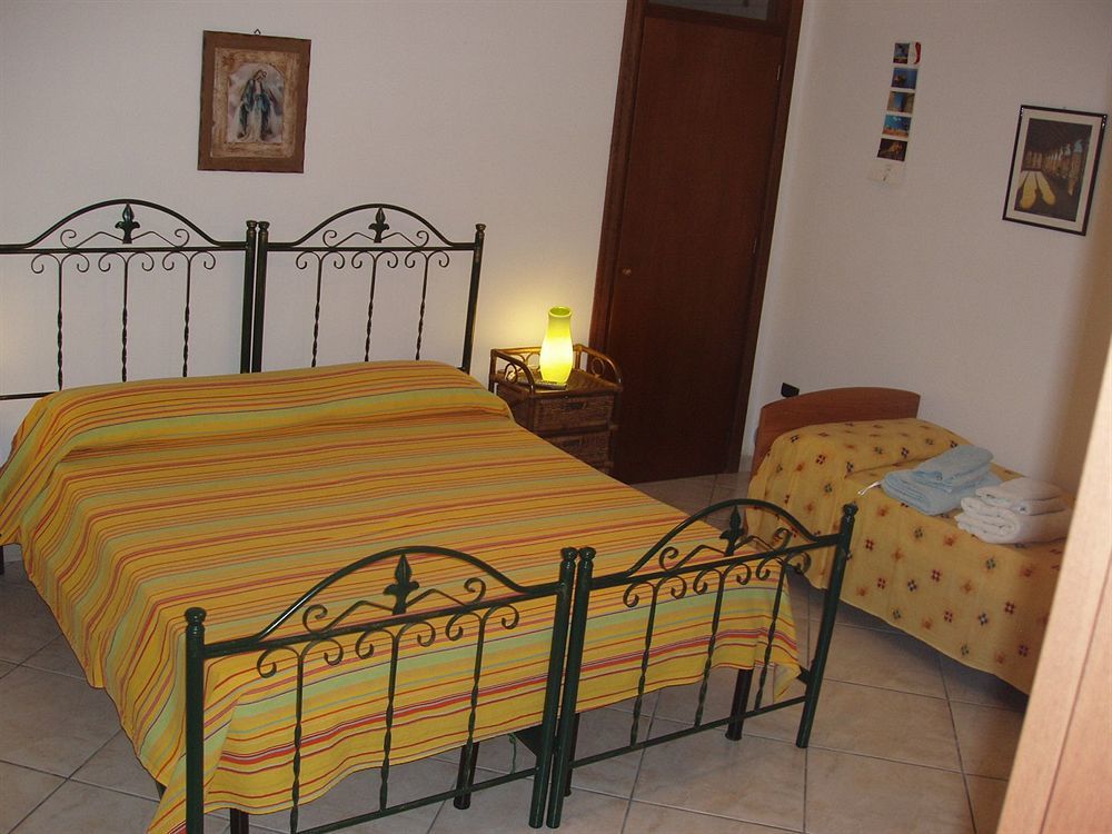 Residenza Del Sole Bed & Breakfast Surbo Eksteriør bilde